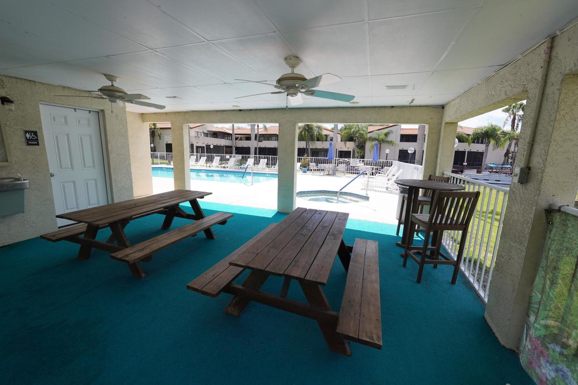 Florida Condos On Lake Tarpon Palm Harbor Exterior photo